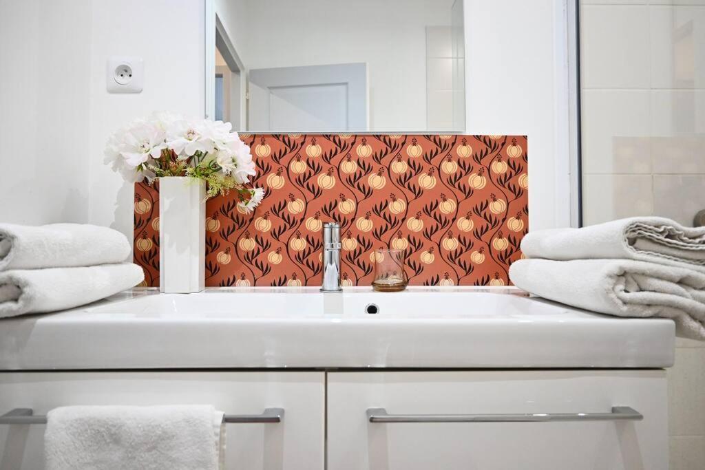 Le Bobo - Vieux-Port Apartment มาร์กเซย ภายนอก รูปภาพ